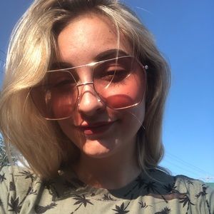 Meet your Posher, Brooke